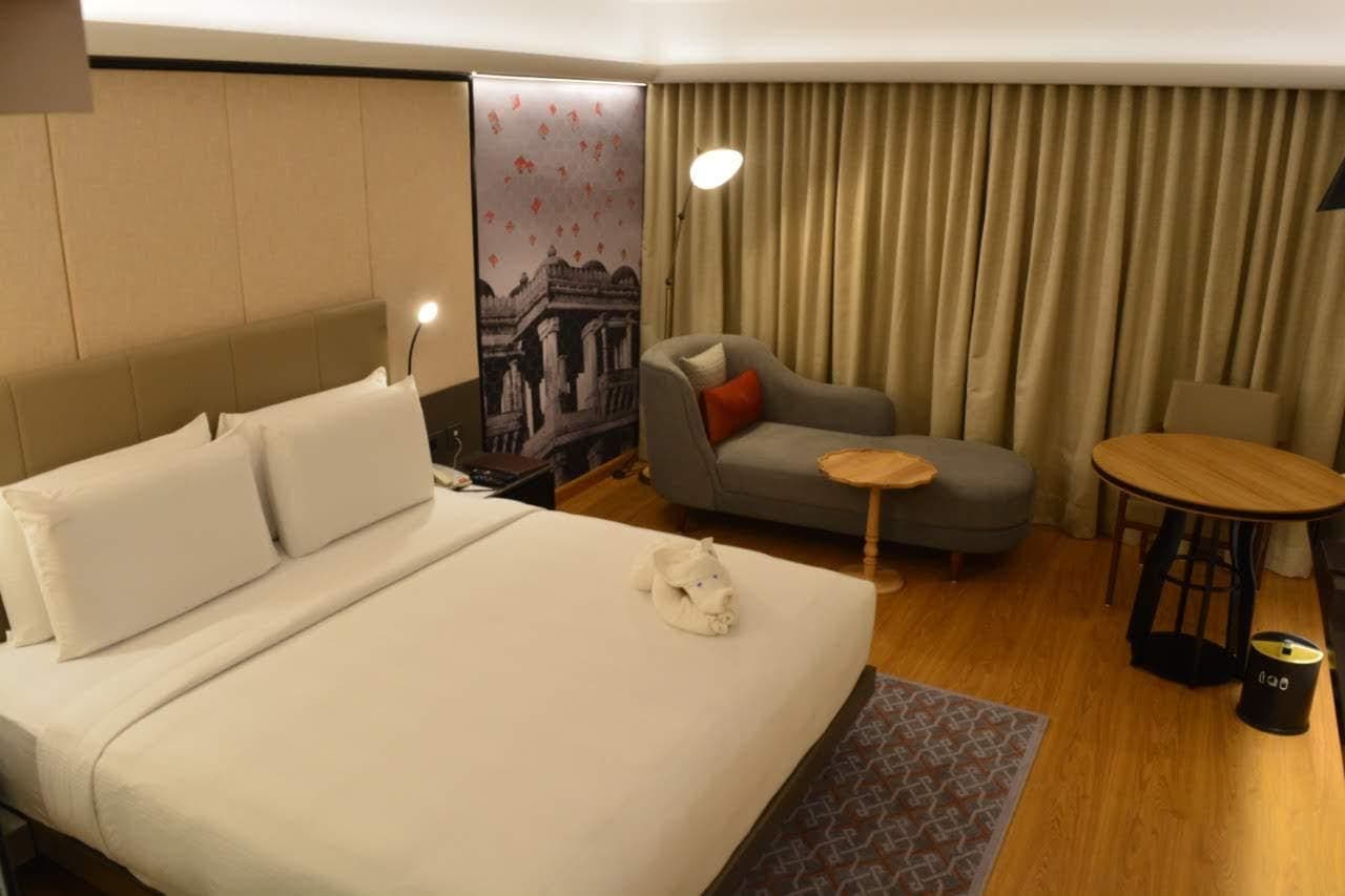 Contemporary bedroom