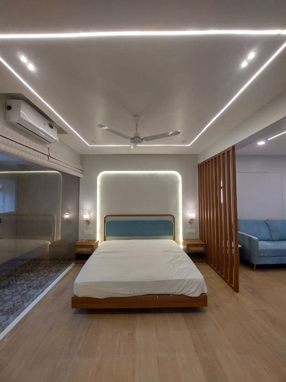 Concierge desk